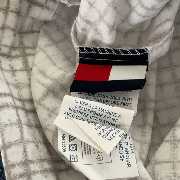 2 pc Tommy Hilfiger pillow cover/sham and queen pillowcase - Picture 13 of 14